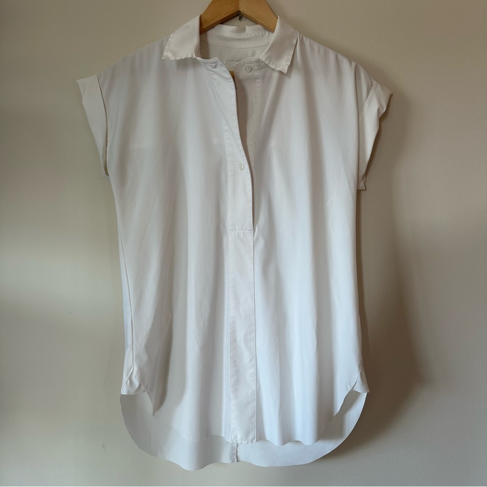 Lysse Classic White Button-Up Shirt